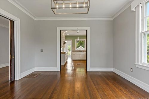 44 Greenridge Ave, White Plains NY  10605-1622 exterior