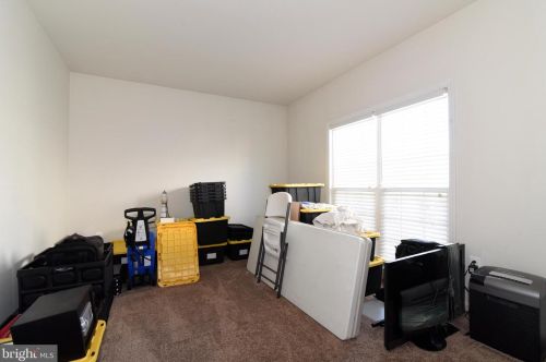 213 Alpine Dr, Leesburg VA 20175-6132 exterior