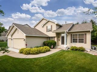 14833 Hillside Trl, Prior Lake, MN 55378-3621