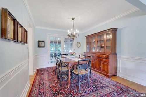 243 Burnside Pl, Ridgewood NJ  07450-1701 exterior