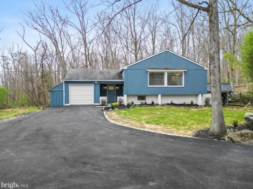 3205 Rockhill Rd, Perkiomenville, PA 18074-9767