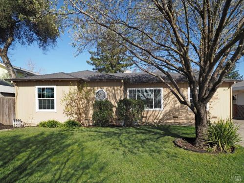1039 Stevenson St, Santa Rosa, CA 95404-5140
