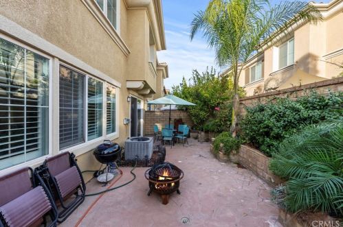 23860 Toscana Dr, Santa Clarita CA  91354-3015 exterior