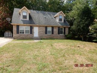 3452 Arvin Dr, Clarksville, TN 37042-5813