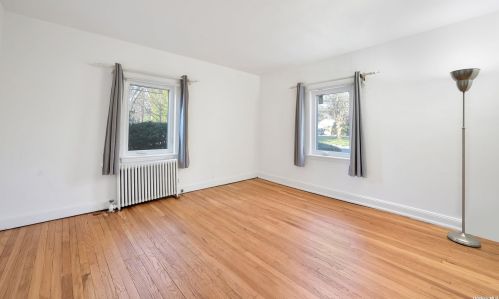 9 White Pine Ln, Northport NY  11768-3453 exterior