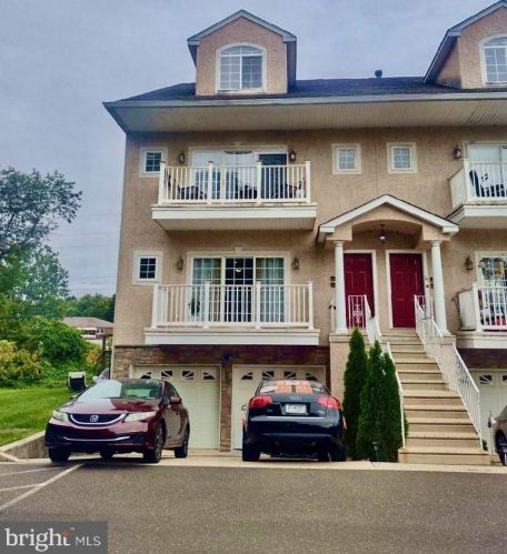 290 Byberry Rd, Philadelphia, PA 19116-4027