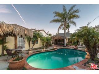 6207 83rd Pl, Los Angeles, CA 90045-3912