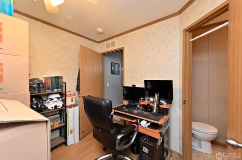 43 Bayshore Mobile Mnr, Hazlet NJ  07730-4129 exterior