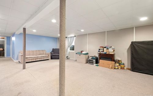 1727 Park Ave, New Hyde Park NY  11040-4057 exterior