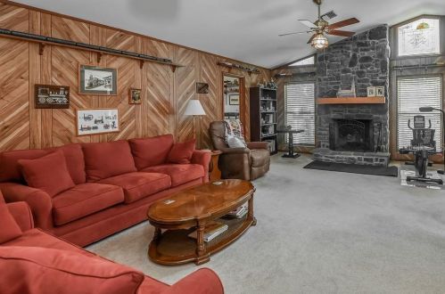 1596 Pinehurst Dr, Casselberry, FL 32707-5294