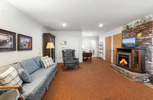 12726 Richards Blvd, Truckee CA  96161 exterior