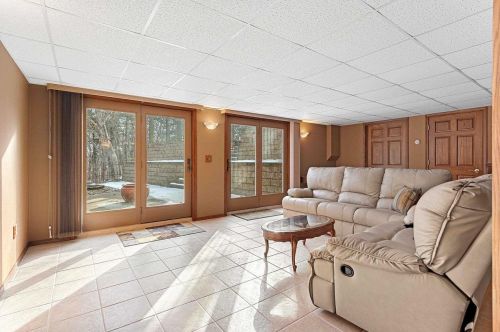 225 Traders Point Ln, Green Bay WI  54302-5236 exterior