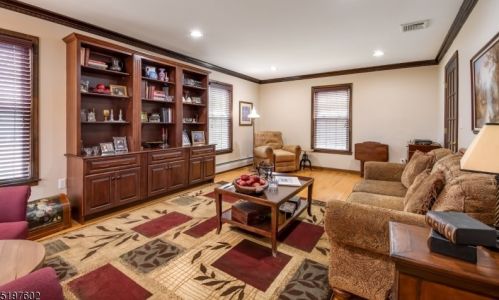 8 Farmstead Ct, Dover NJ  07869-3501 exterior