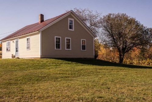 673 Reed Rd, Vershire, VT 05079