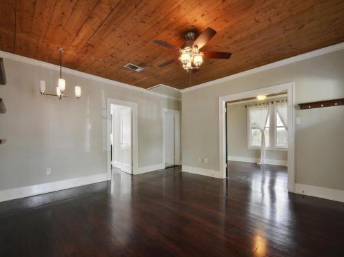 407 37th St, Austin TX  78705-1313 exterior