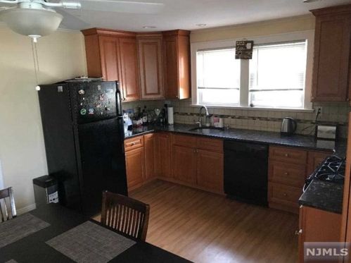 10 Taylor Ave, Paterson NJ  07506-1217 exterior