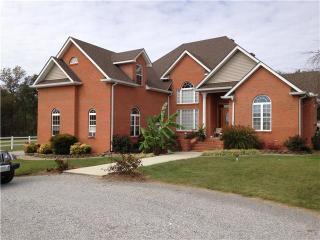 2015 Spry Rd, Bradyville, TN 37026-5144