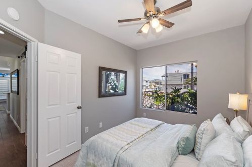 126 33 St, Newport Beach CA  92663-3028 exterior