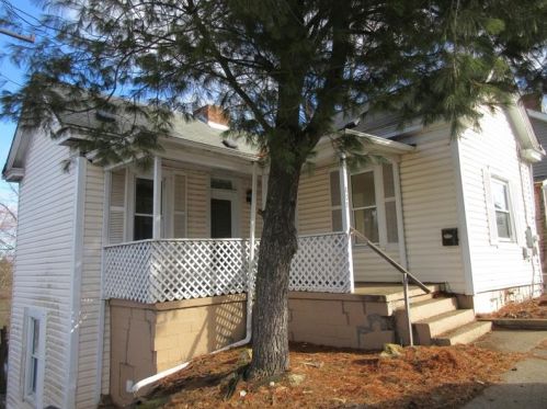 109 Pitt St, Canonsburg, PA 15317-3840