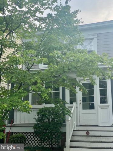 35 Maple St, Princeton NJ  08542-3850 exterior