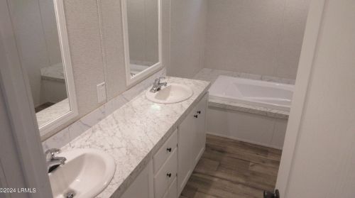 1614 Columbia Dr, Beaufort SC 29906-9725 exterior