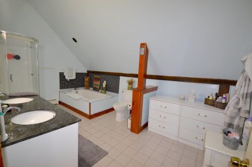 85 Broadway, Derry NH  03038-2019 exterior