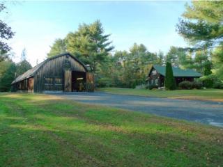 28 Leavitt Rd, Fremont, NH 03044-3121