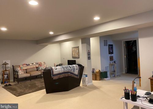 2488 Port Potomac Ave, Woodbridge VA  22191-3069 exterior