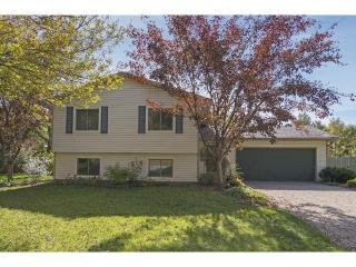 9990 207th St, Lakeville, MN 55044-8960