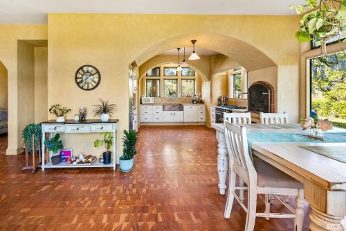 19700 Mountain House Rd, Hopland, CA 95449