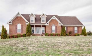 1401 Triple Crown Ct, Columbia, TN 38401-1398