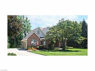 667 White Tail Ridge Dr, Akron, OH 44333-3286