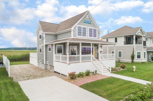 607 Ocean Blvd, Hampton NH  03842-4335 exterior