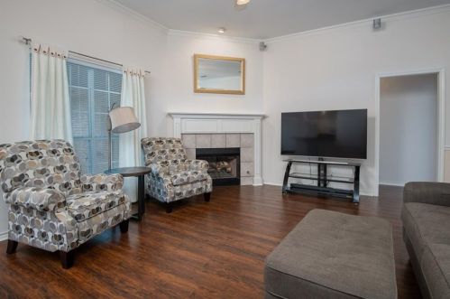 3237 Shadow Trl, Denton, TX 76207-7448
