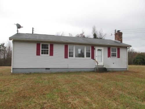 271 Folly Neck Rd, Foneswood, VA 22572-3832