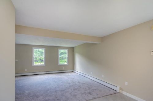 21 Belfield Dr, Providence RI  02919-1801 exterior