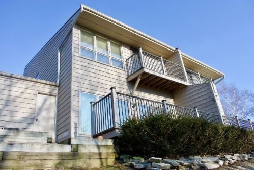 4609 Bay Shore Cir, Sturgeon Bay, WI 54235-9770