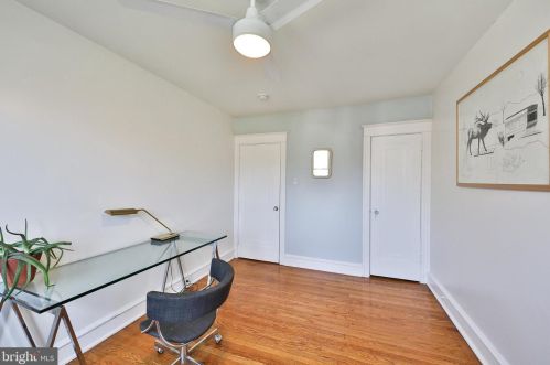 425 Gln Echo Rd, Philadelphia PA 19119-2915 exterior