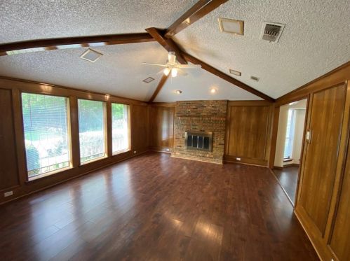 435 Silver Creek Dr, Duncanville, TX 75137-4577