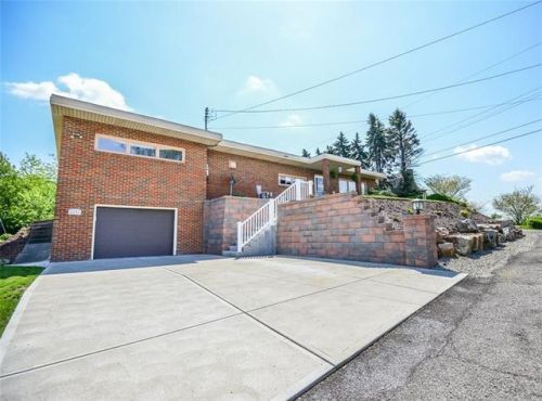 2141 Naomi Ave, Glassport, PA 15045-1217