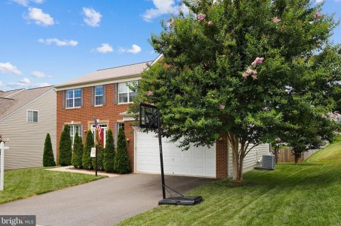 16116 Mountain Eagle Ct, Woodbridge, VA 22191-6547