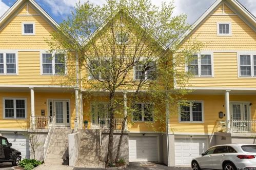 75 Kings Hwy, New Rochelle NY  10801-6607 exterior