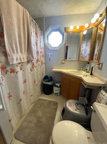 71 Newton Ave, Plainville CT  06062-2841 exterior