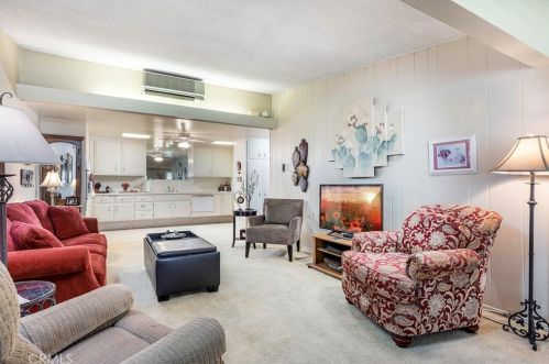 1300 Golden Rain Rd, Seal Beach, CA 90740-4885