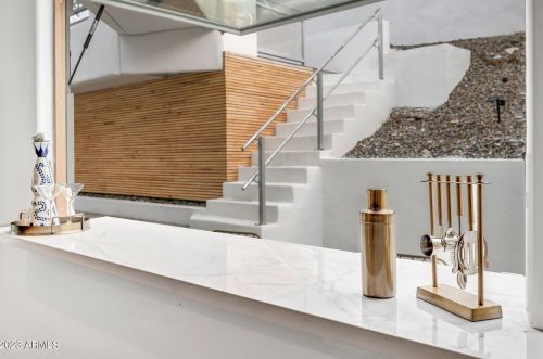 7627 22nd St, Phoenix AZ  85020-4706 exterior