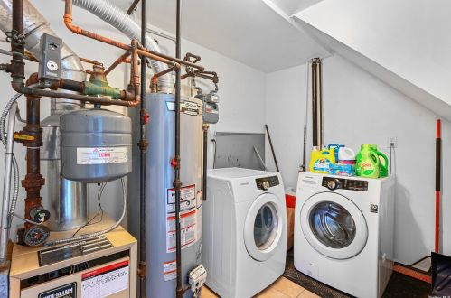 65-09 Beach Channel Dr, Far Rockaway NY  11691-2402 exterior