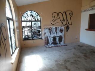 724 Kingscross Ave, Bakersfield, CA 93307-6619