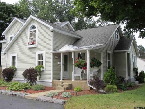 41 Thomas St, Glens Falls, NY 12804-4119