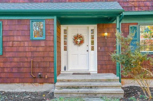 743 Ridgefield Rd, Wilton, CT 06897-1428