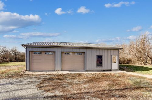 7186 National Rd, Brookville OH  45309-8784 exterior